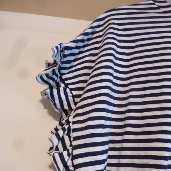 Sexy V- neck Flutter Sleeve Striped tee - Picture 4 of 10